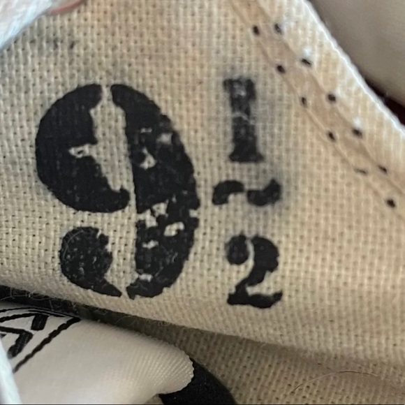 keen shoes, never worn.  the sole is missing! (Size 9 1/2 Men) - Picture 5 of 6